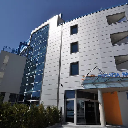 酒店 Regata Palace 4*