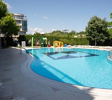Regata Palace فندق 4*