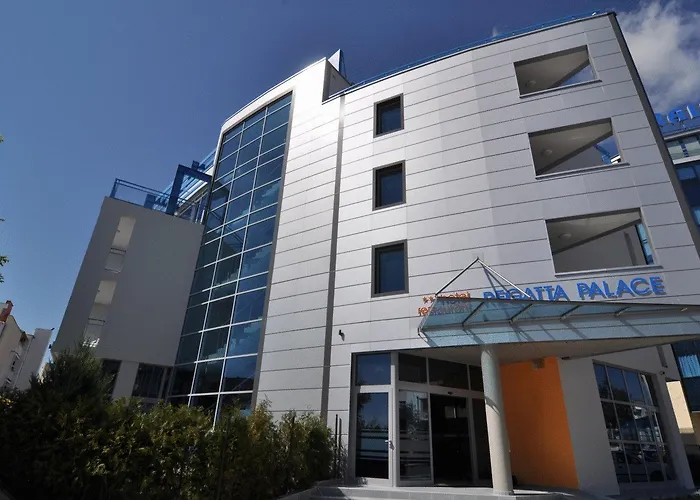 Отель Regata Palace 4*